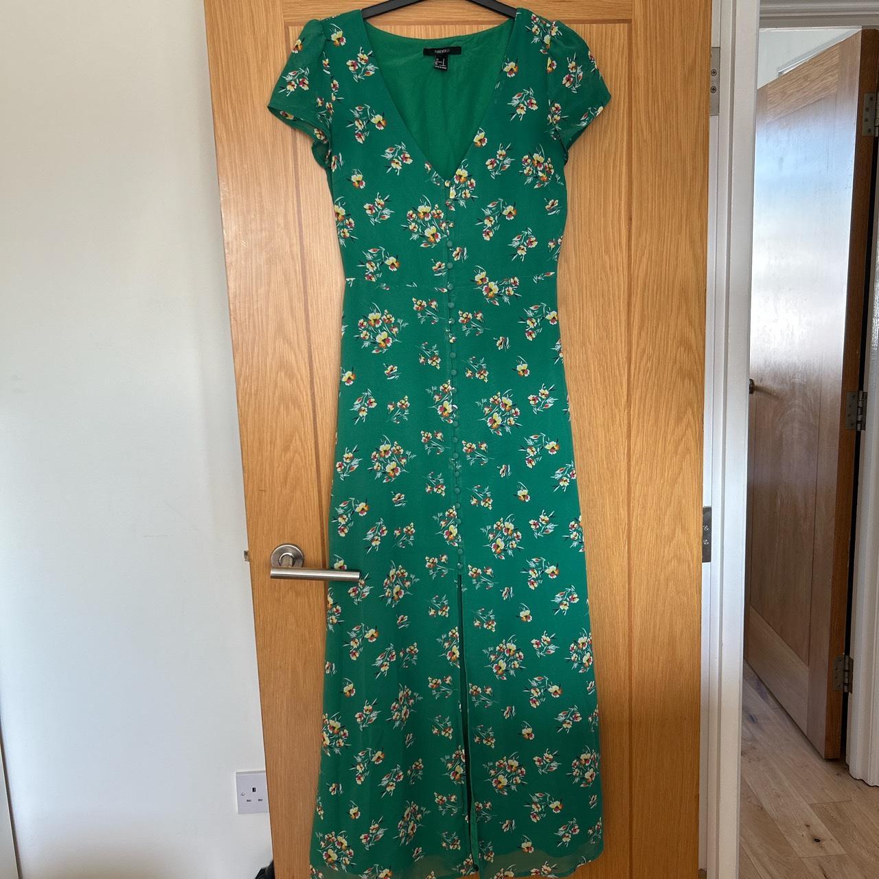 Forever 21 green floral maxi dress size S, worn a... - Depop