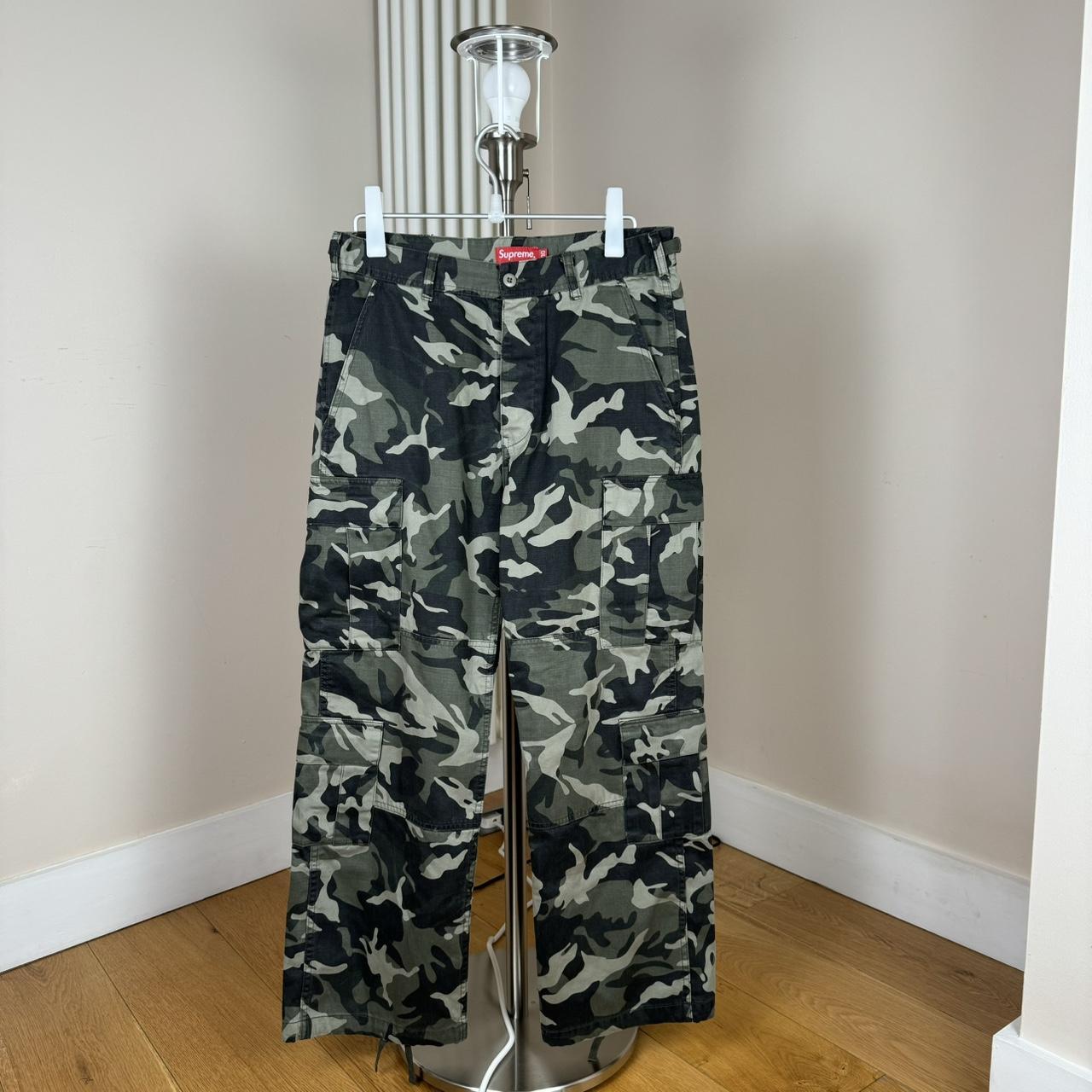 Supreme camo trousers online