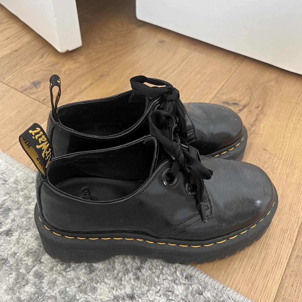 Doc martens 2025 ribbon laces