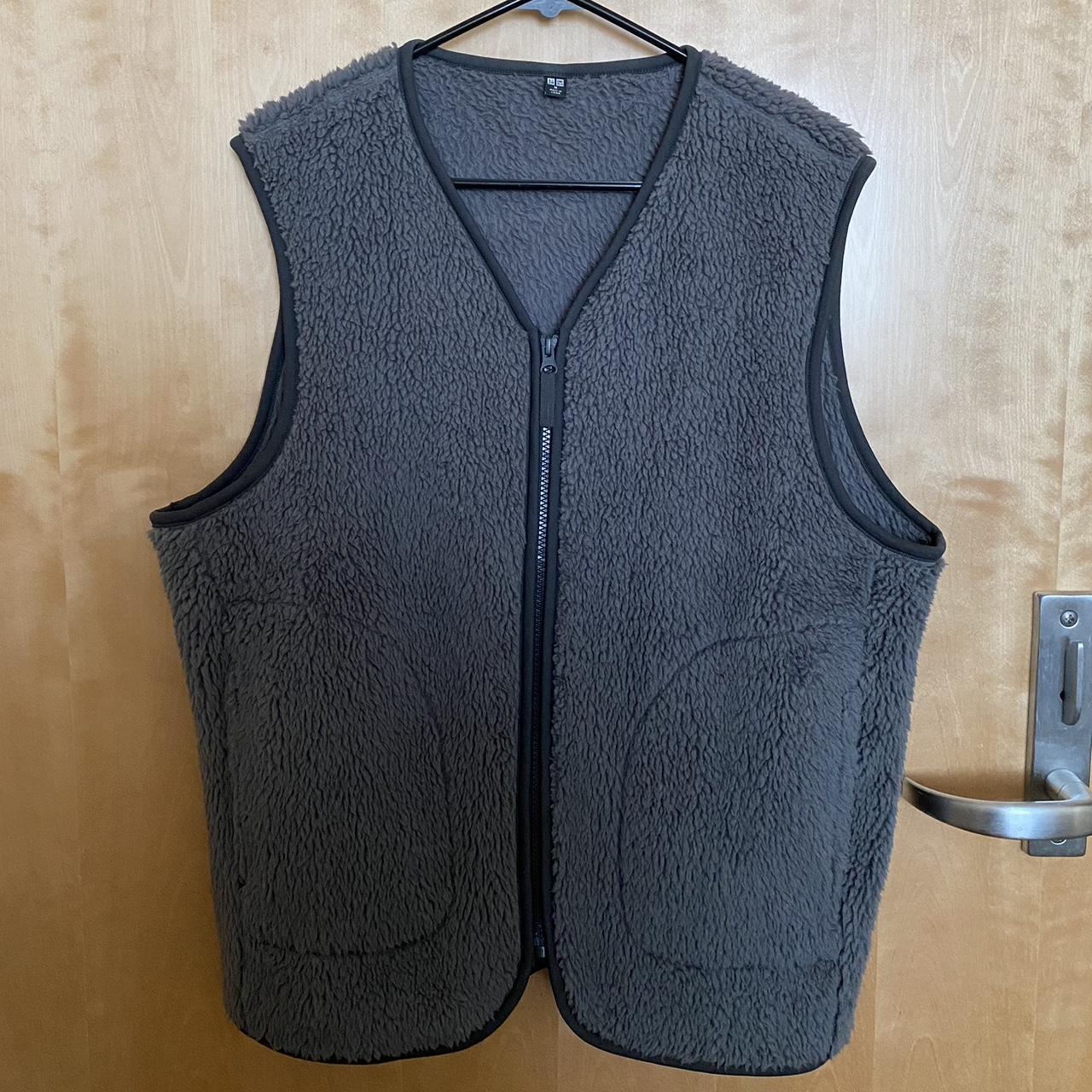 UNIQLO Men's Grey Gilet | Depop