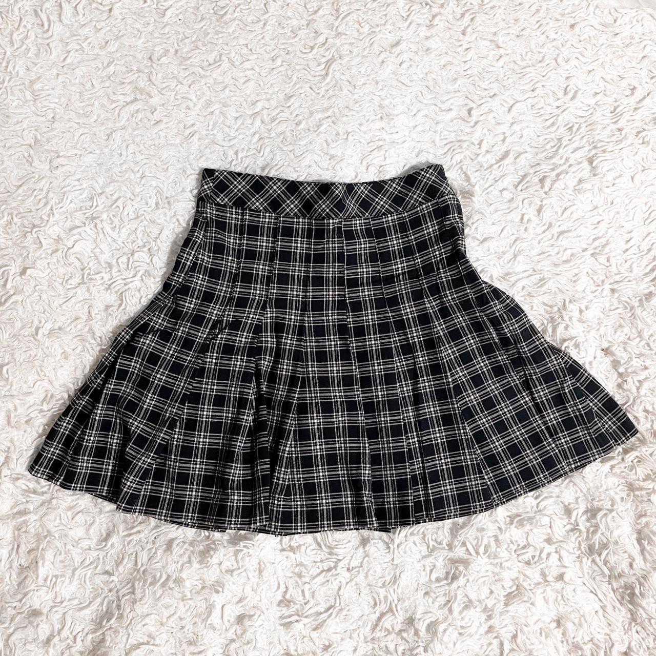 Black and white plaid print pleated mini tennis