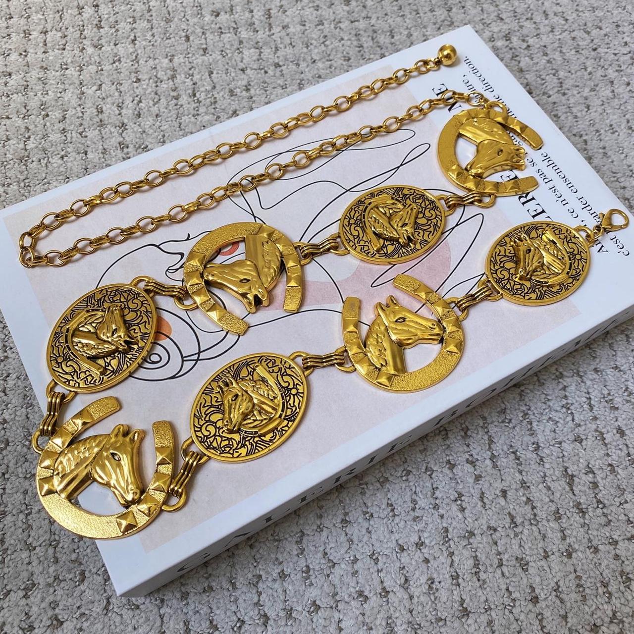 item listed by accessory_addict
