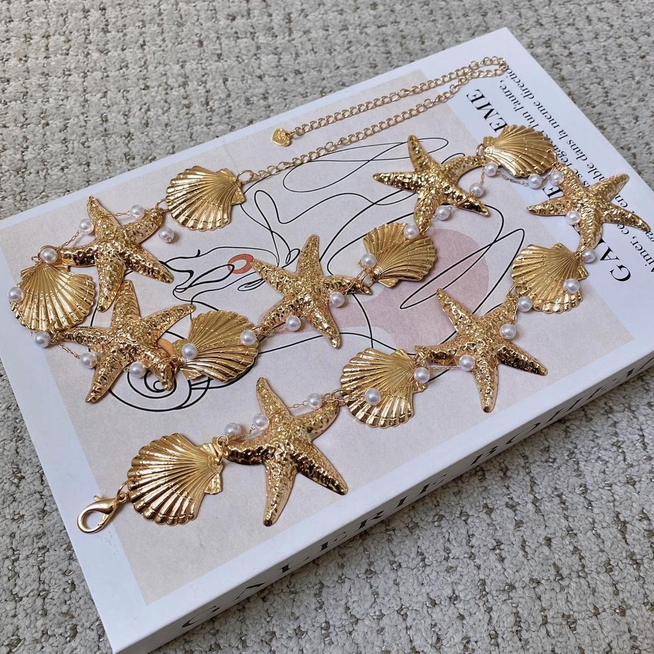 item listed by accessory_addict