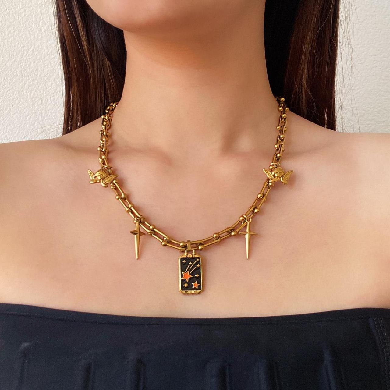 item listed by accessory_addict