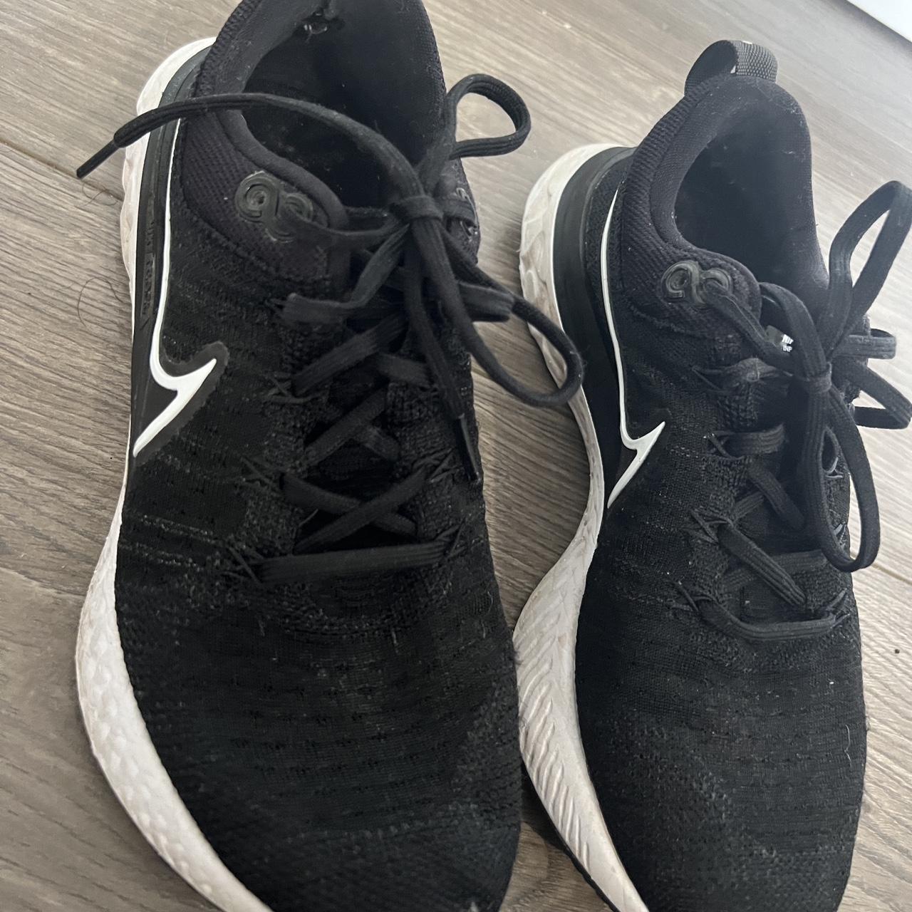size 5 nike reacts