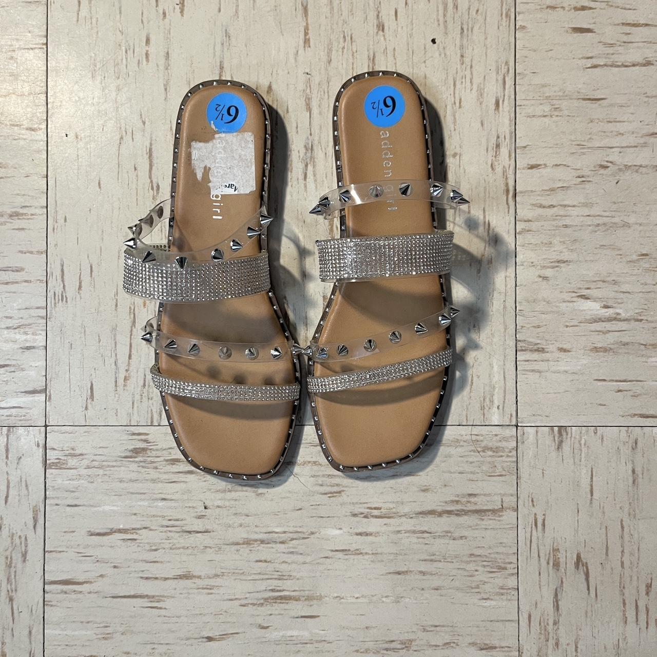 Steve Madden Women's Silver and Tan Slides Depop