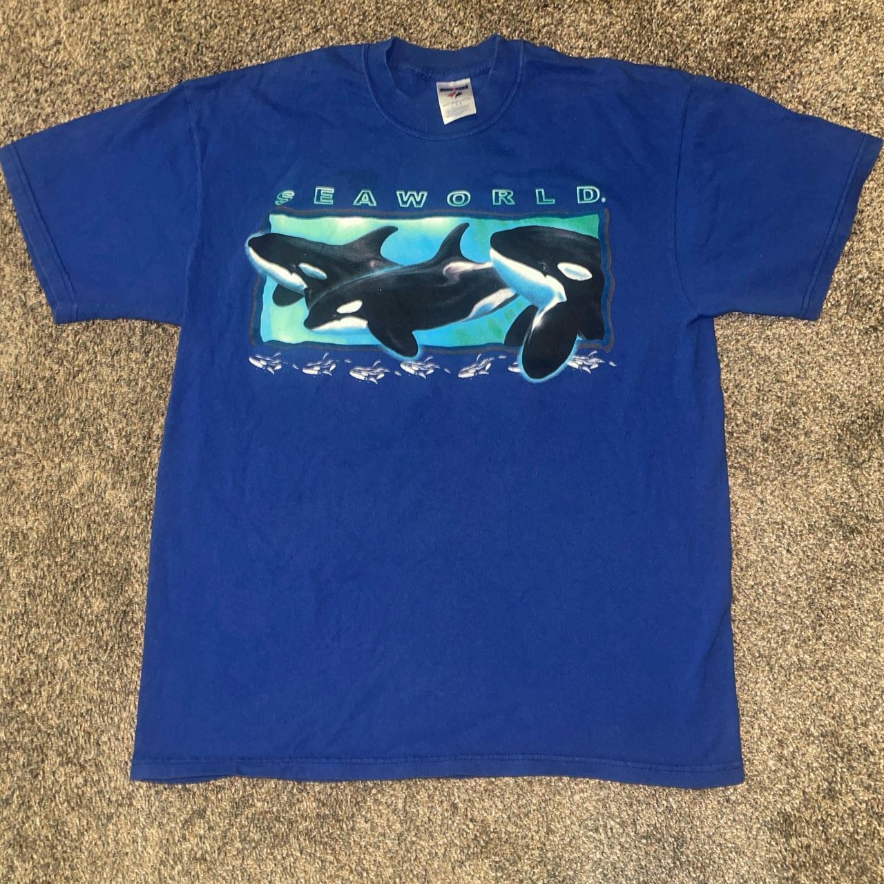 Vintage y2k seaworld shirt size L In great condition... - Depop