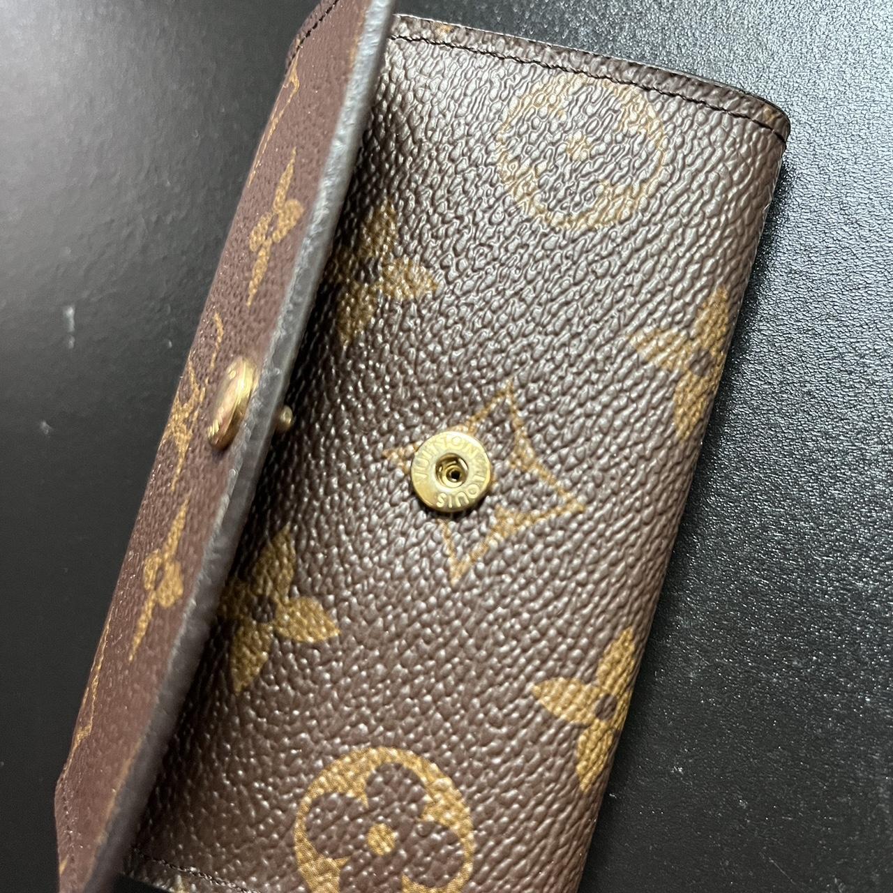 Louis Vuitton Key Holder in brown leather with LV - Depop
