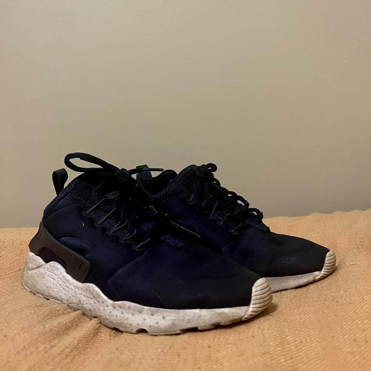 Navy hot sale huaraches women's