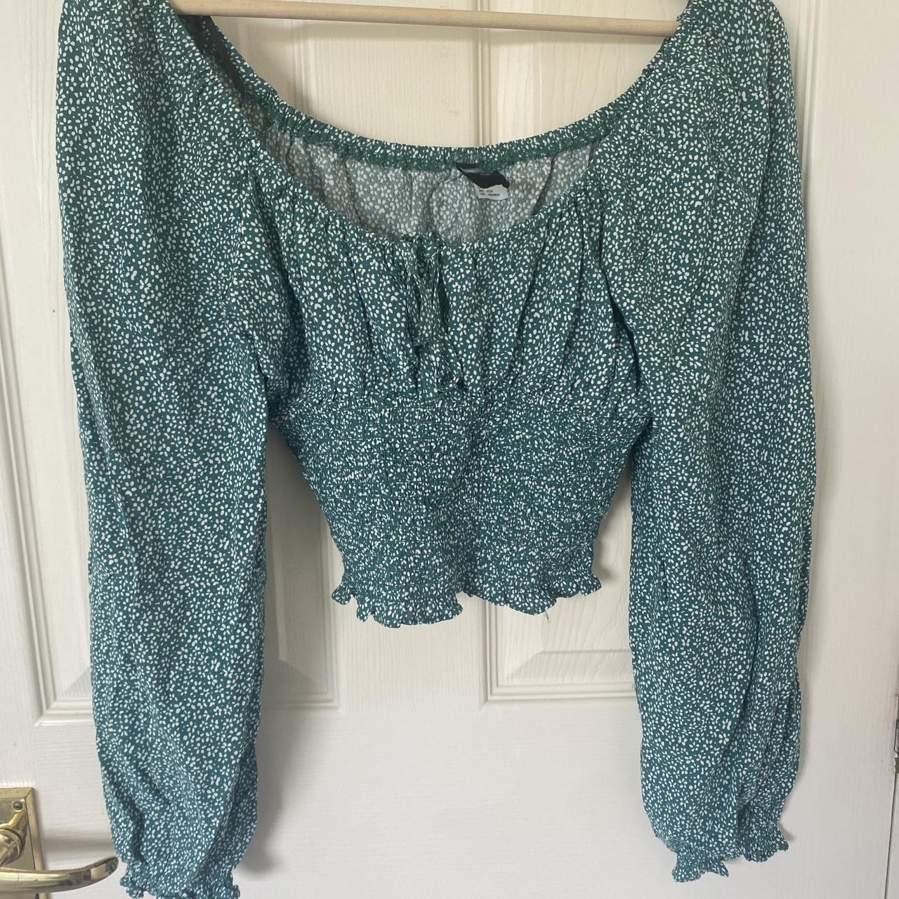 H M green floral milkmaid top in a size XS slightly. Depop