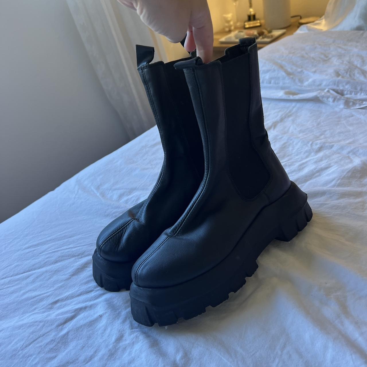 chelsea biker boots