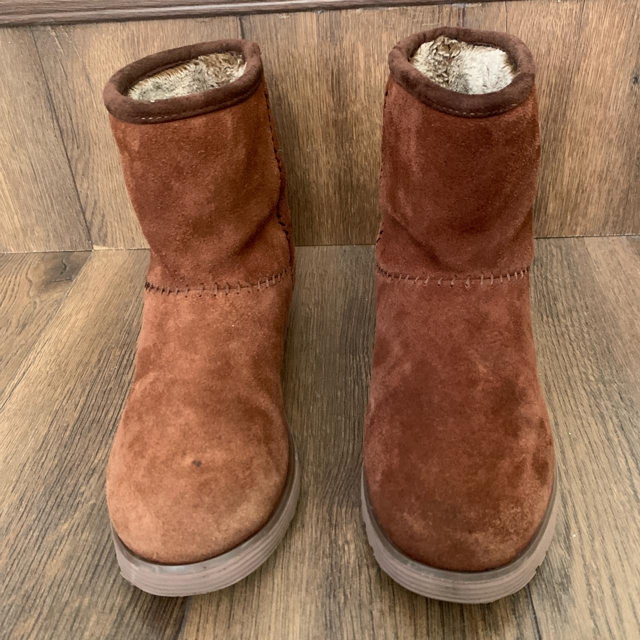 SKECHERS KEEPSAKES WEDGE CABIN FEVER BOOTS SIZE... Depop