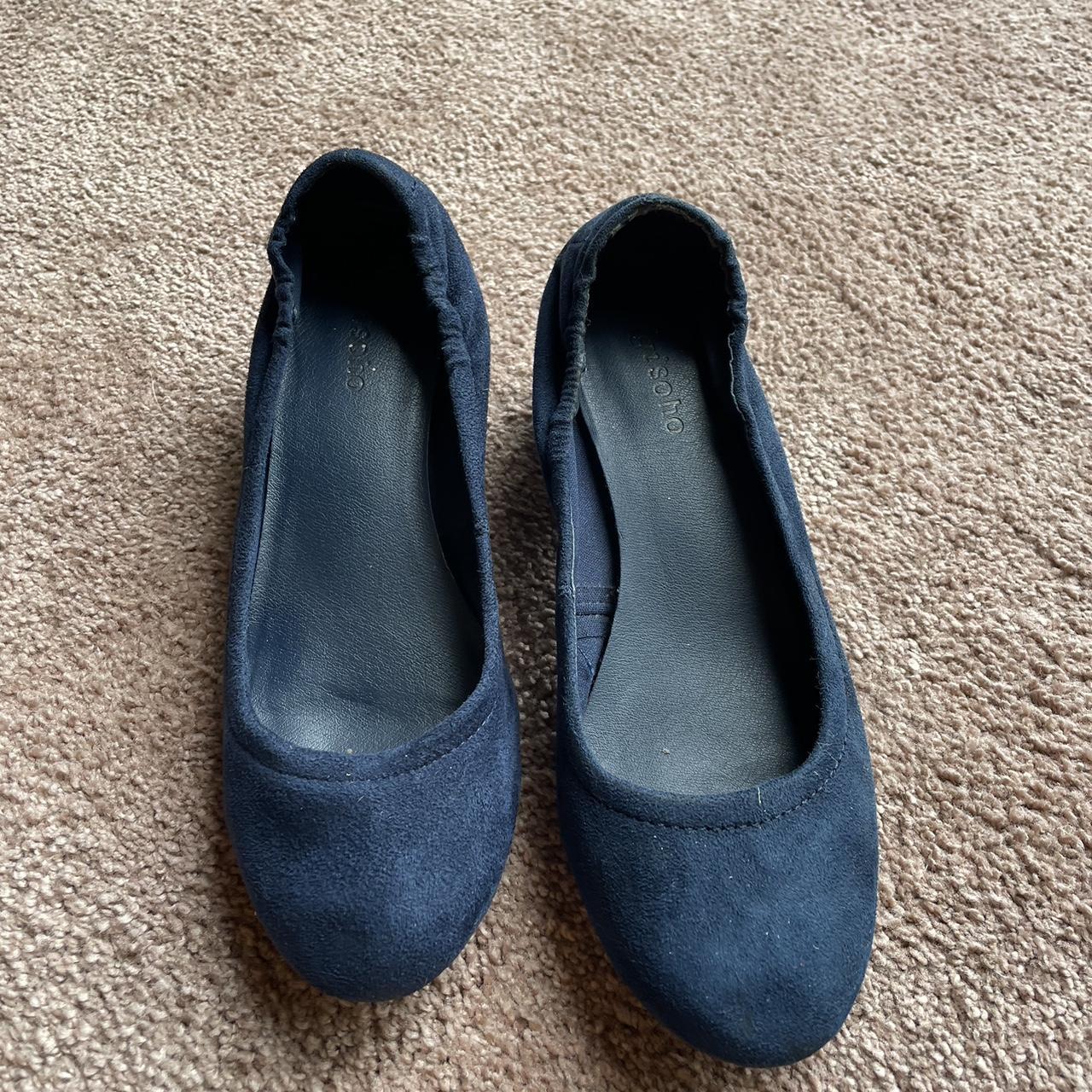 navy blue block heel pumps