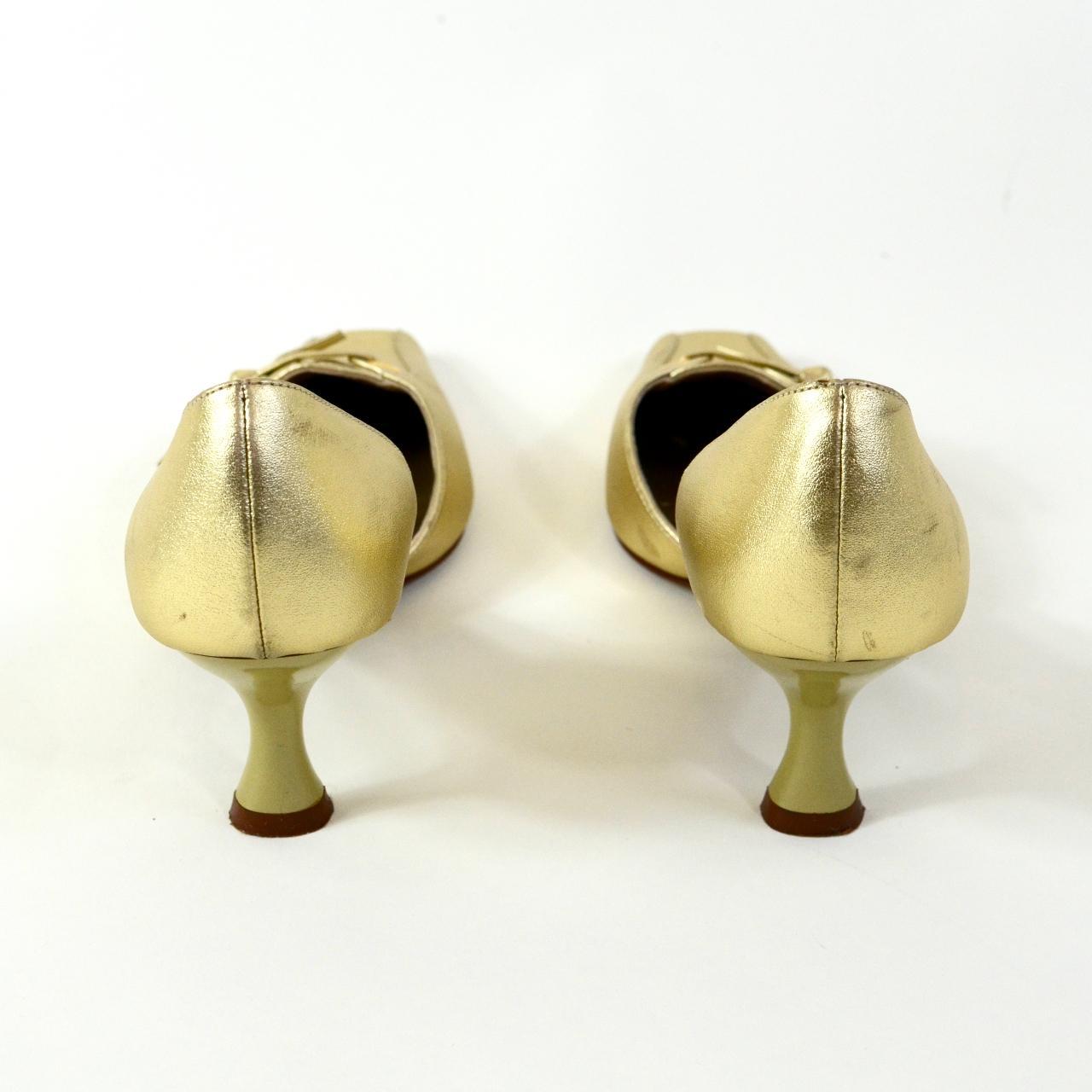 90s Y2K Gold Carrie Bradshaw Kitten Heels With Bow... Depop