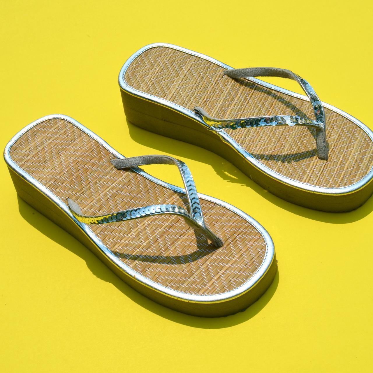 Bamboo hot sale flip flops