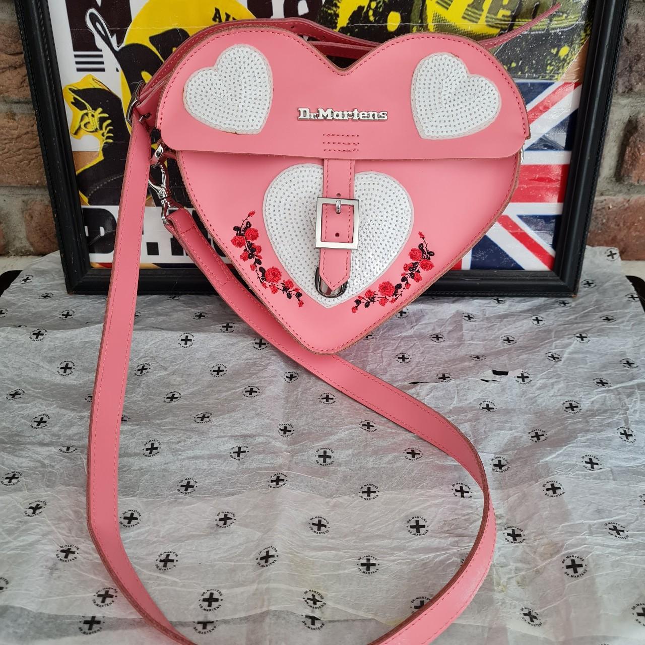 Bag dr-marten-heart - Depop