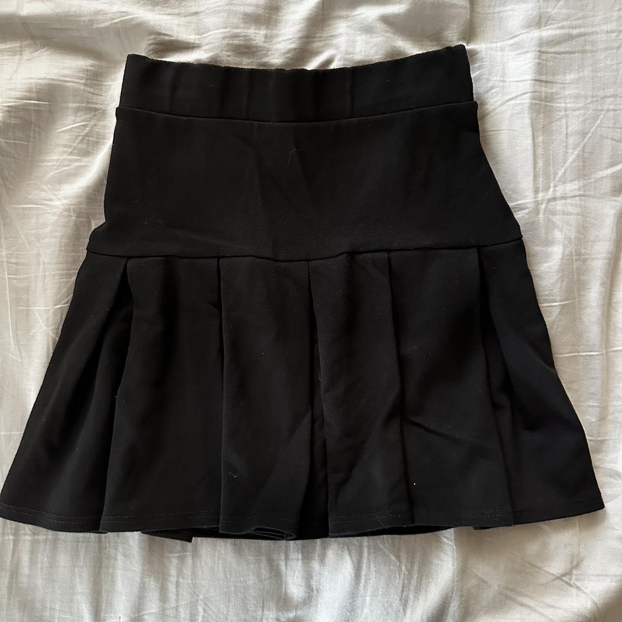 Papaya Women's Black Skirt Depop