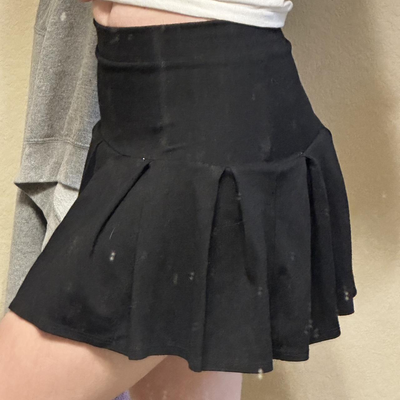 Papaya Women's Black Skirt Depop