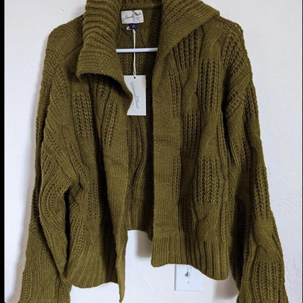 Universal threads green cardigan 🤍 only worn a few... - Depop