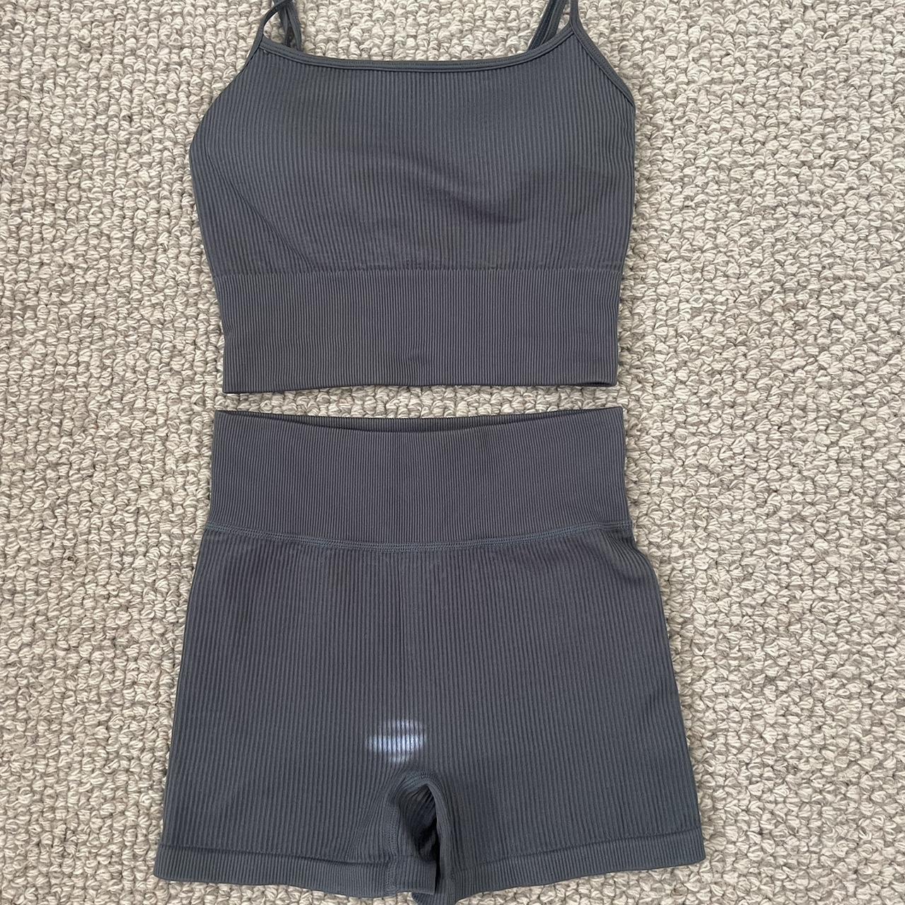 Glassons grey activewear set, size 6, never worn Depop