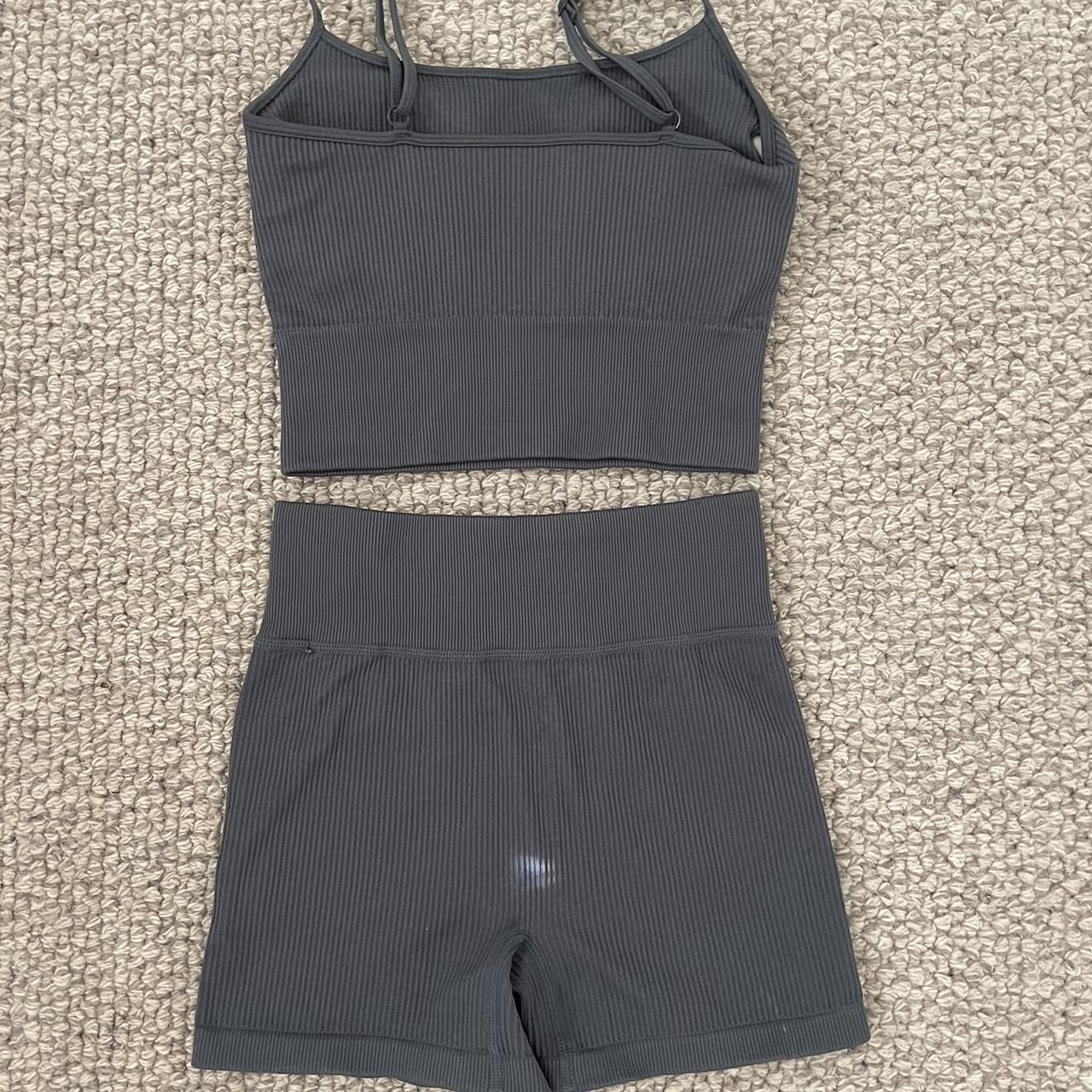 Glassons grey activewear set, size 6, never worn Depop