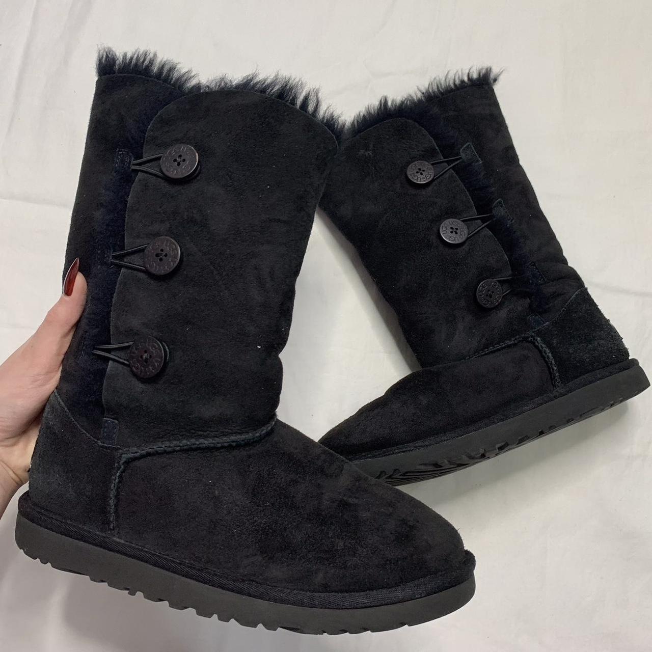 Vintage Y2K Black Side Button UGGS Size