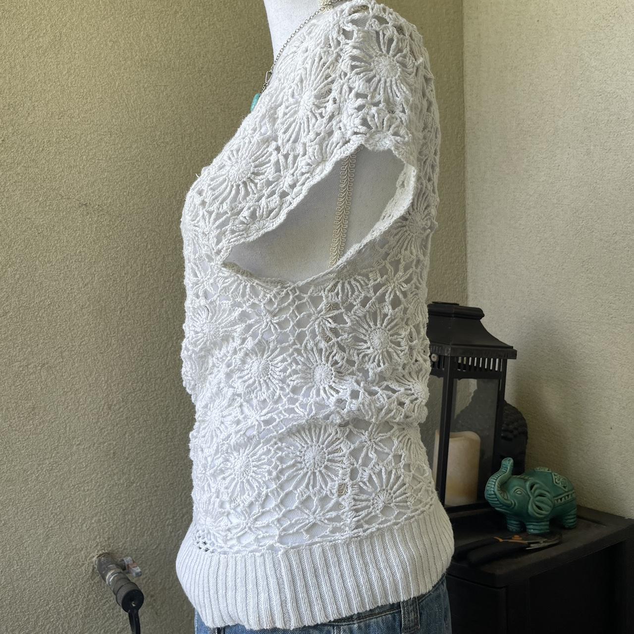 Women's Top - White - S – White crochet top Size … - image 5