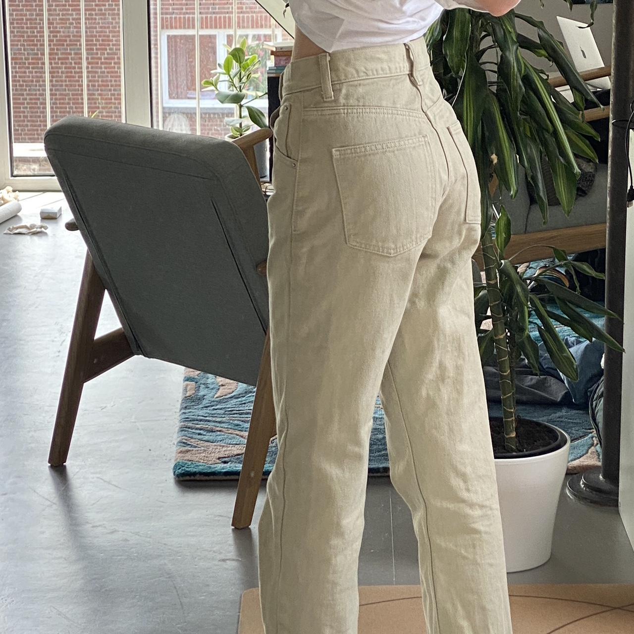 UNIQLO Women's Cream Jeans Depop