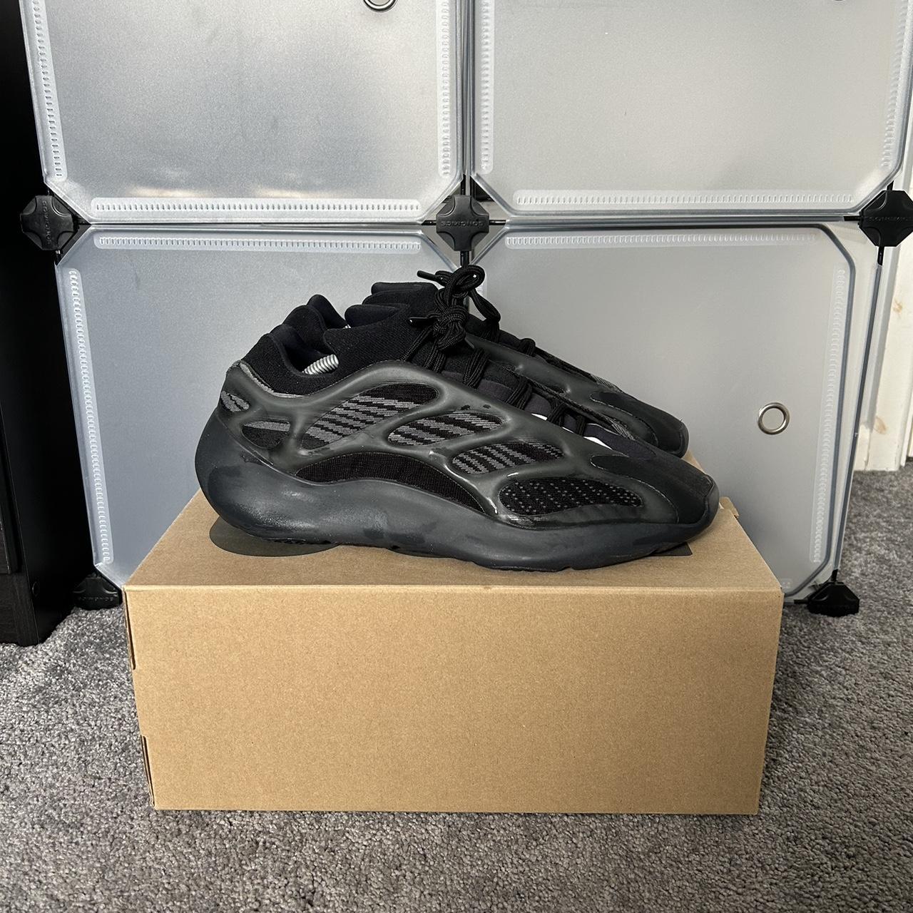 yeezy tennis shoes mens