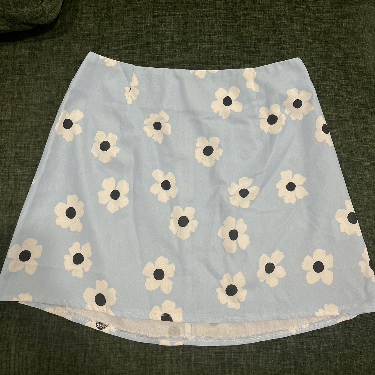 Princess Polly - Light Blue Floral Skirt - Size... - Depop