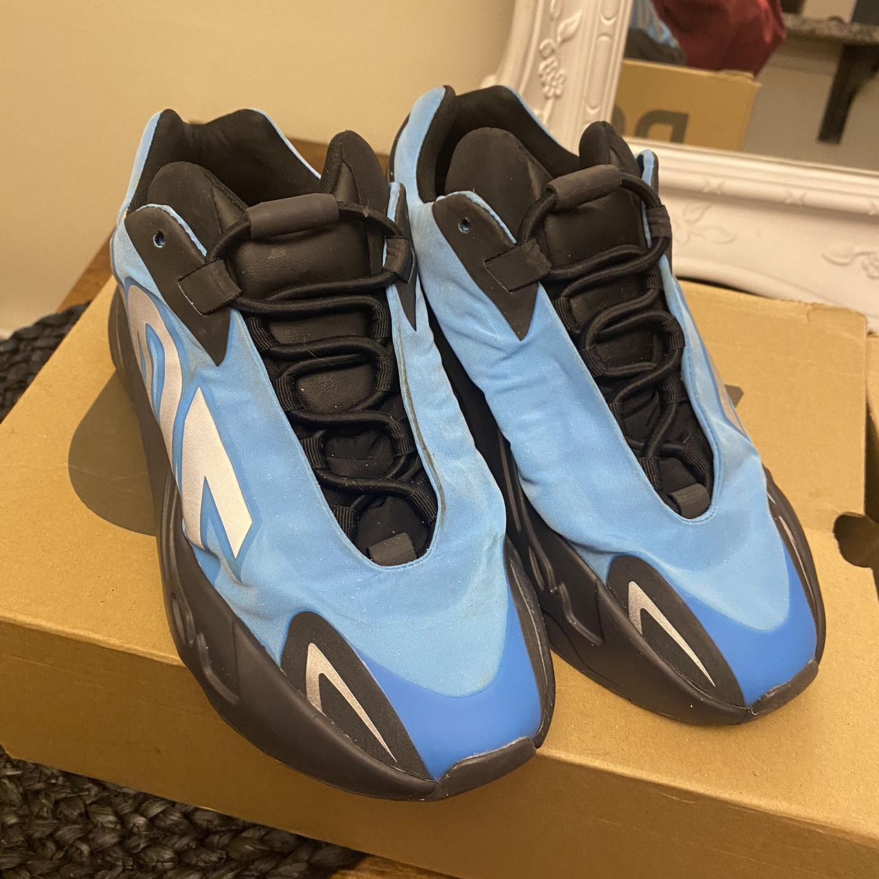 yeezy 700 womens size 5