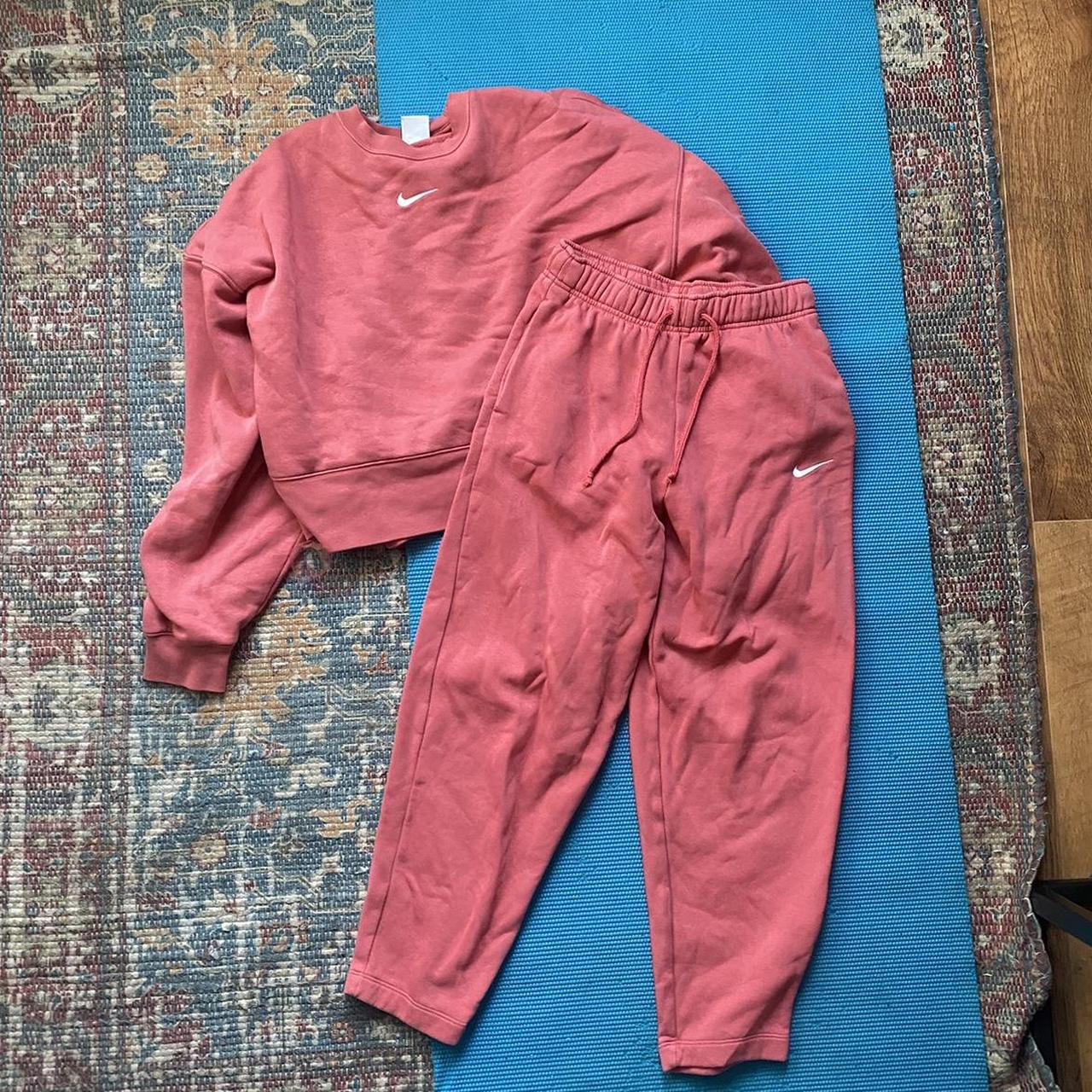 Dusty rose shops nike sweatshirt