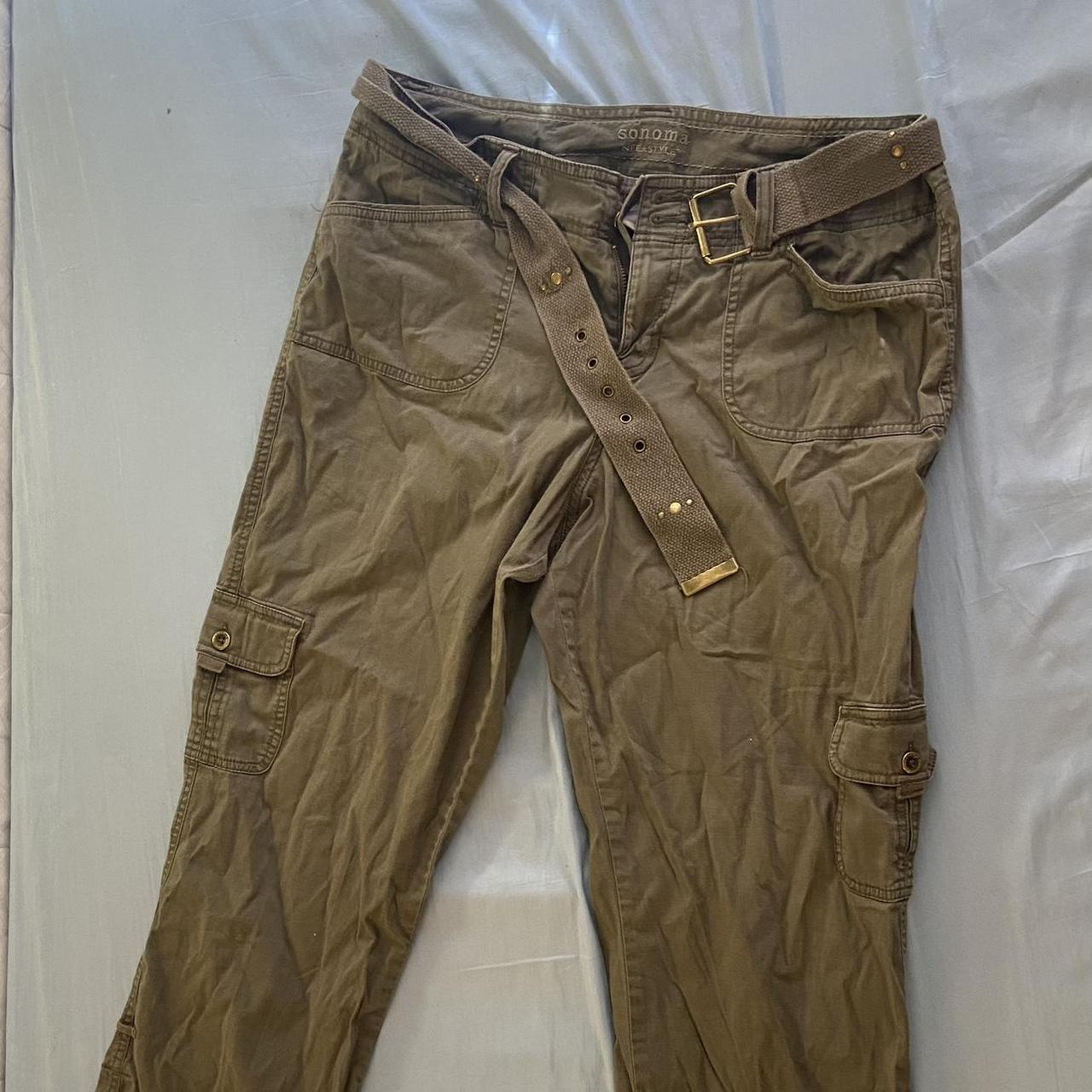 Sonoma cargo pants missing one button - Depop