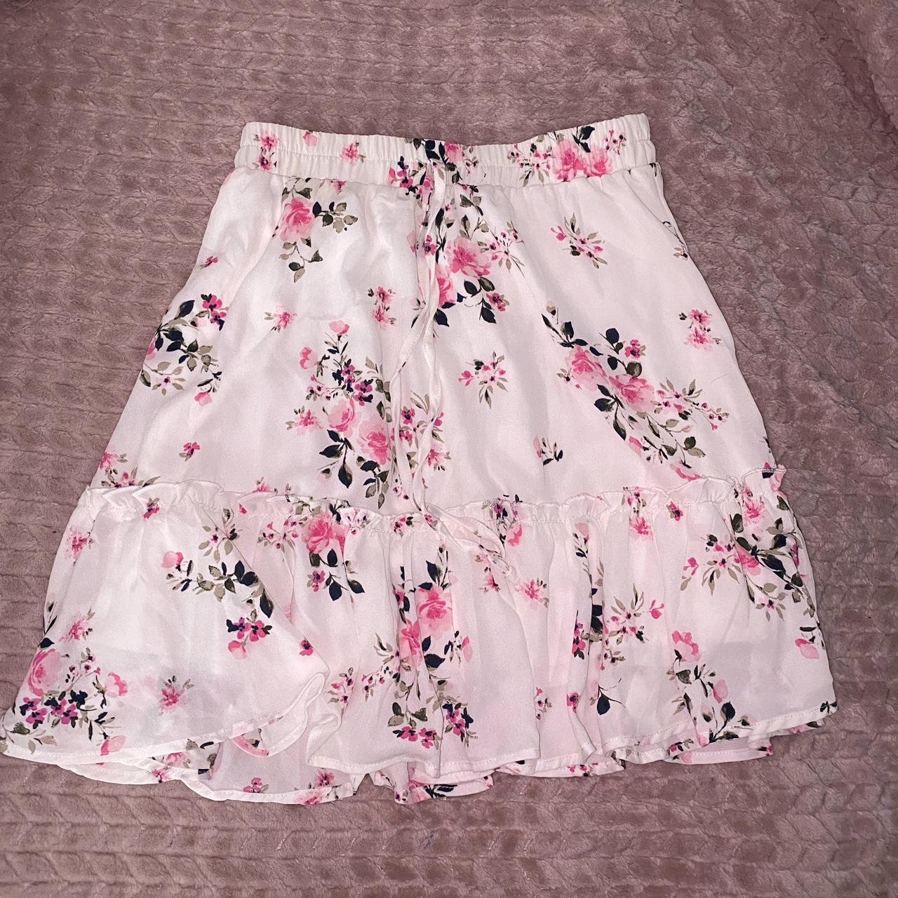 francesca's Women's Pink and White Skirt | Depop