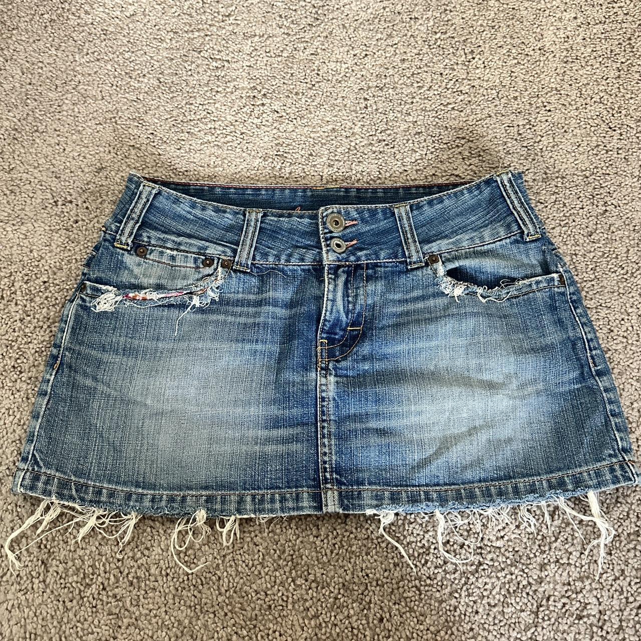 American eagle vintage mini skirt, size 10! Fits... - Depop