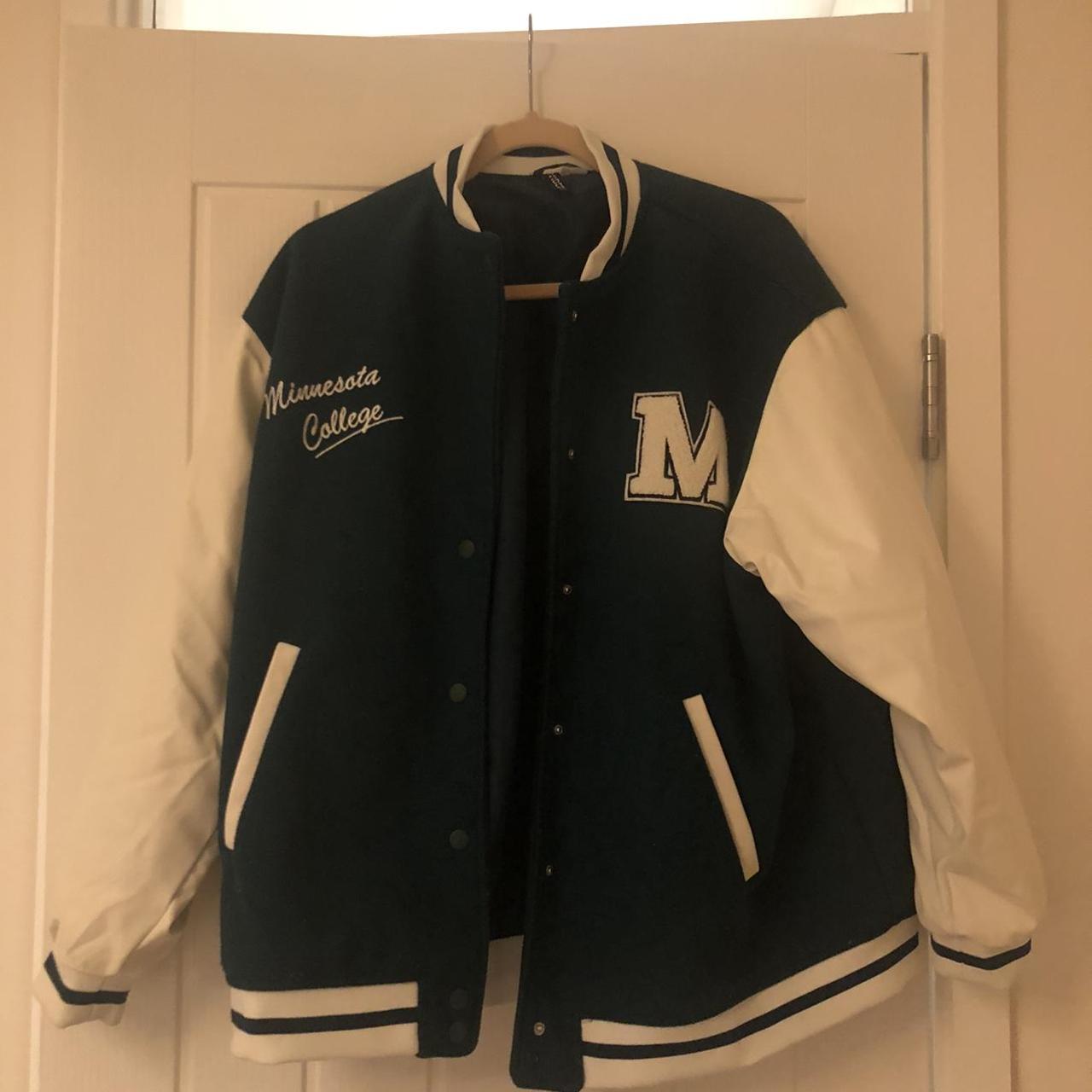 H&M Women's Green and White Jacket Depop