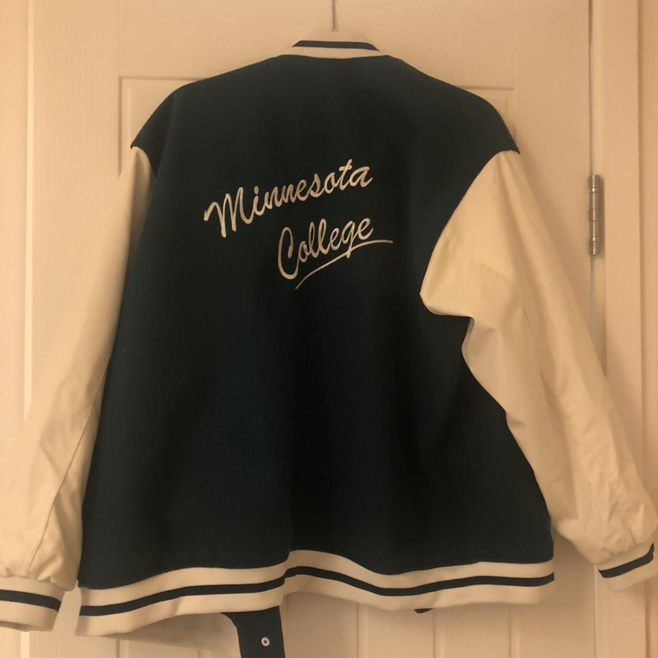 H&M Women's Green and White Jacket Depop