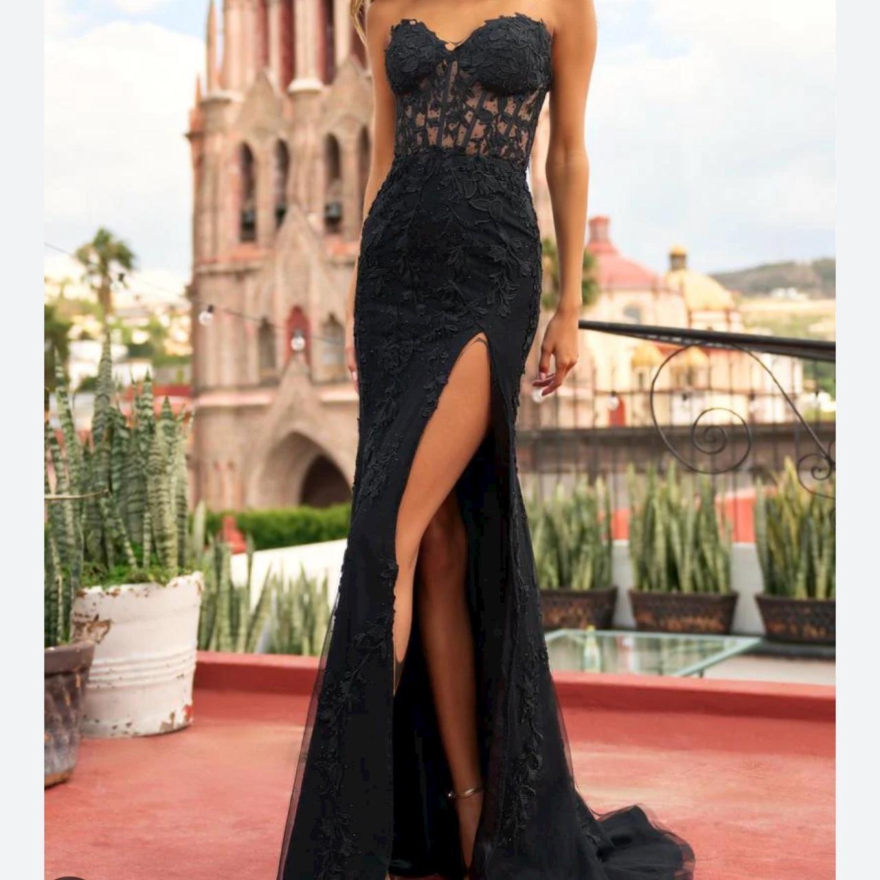 Berlin Nova Prom dress looks like Sherri hill only