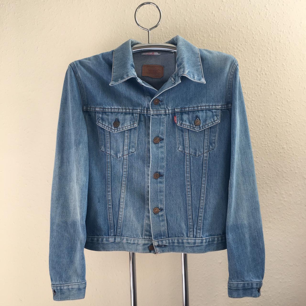 Vintage Levi’s cropped denim jacket Super nice... - Depop