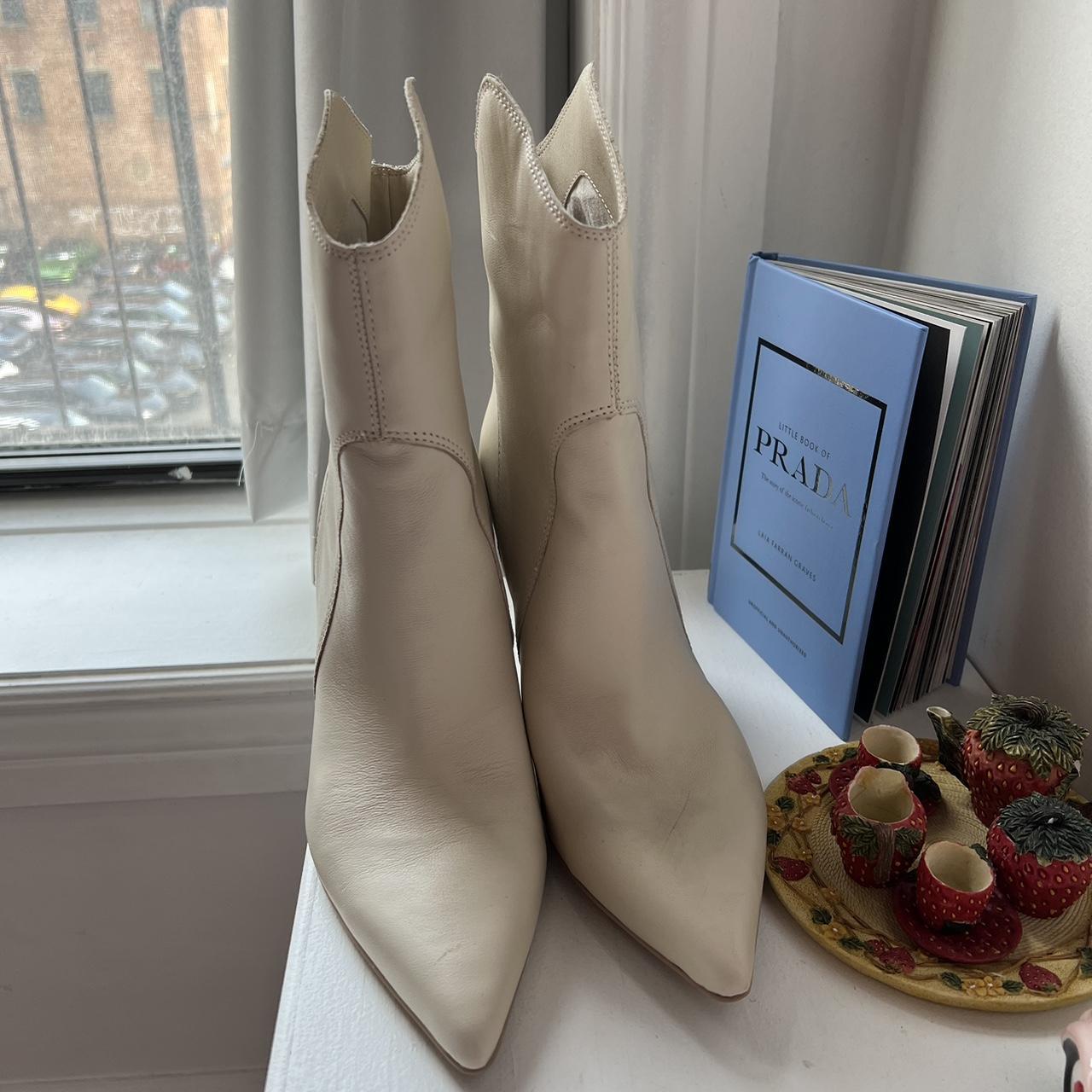 Dolce Vita Women's Cream Boots | Depop