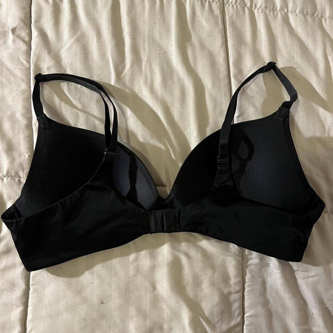 Victoria's Secret bra size 34DDD (34F, wasn't able - Depop