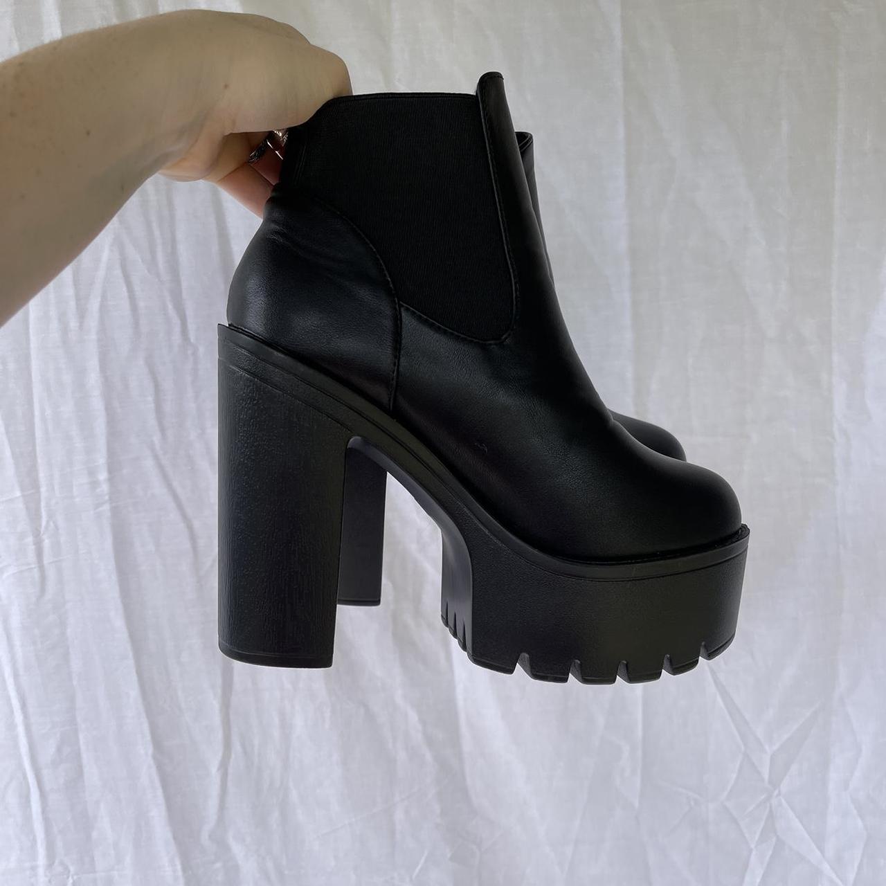 Unreal vintage y2k chunky platform heel boots 🪬 Sock... Depop