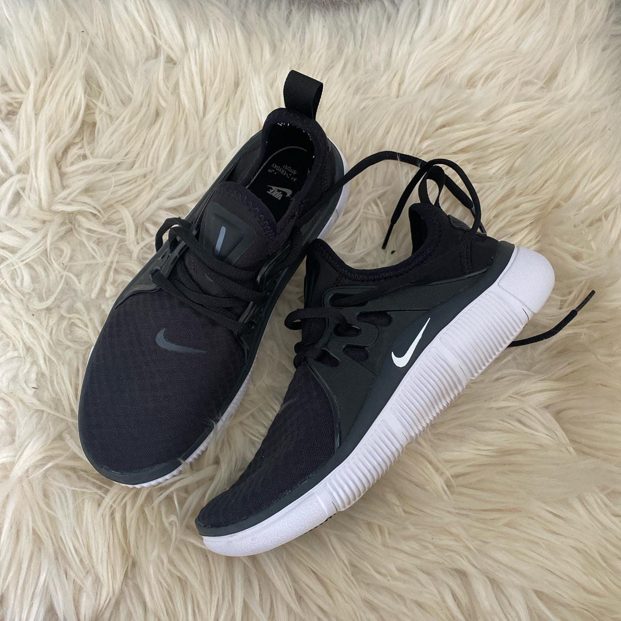 womens black nike trainers size 5