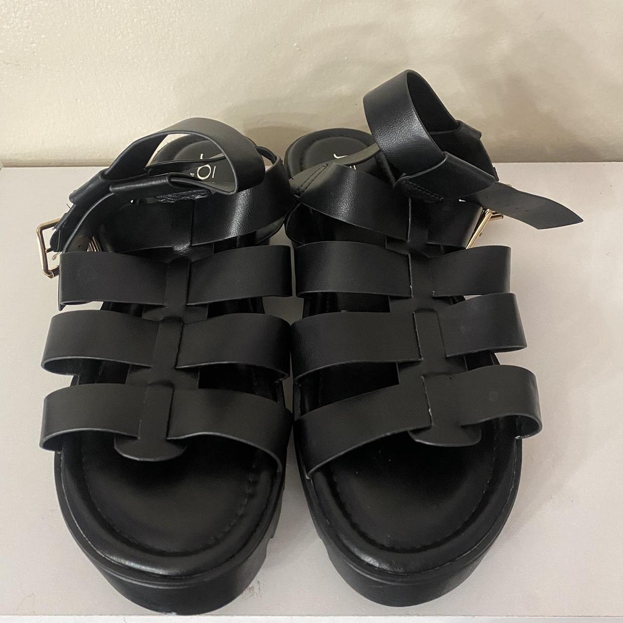 Black sandals - Depop