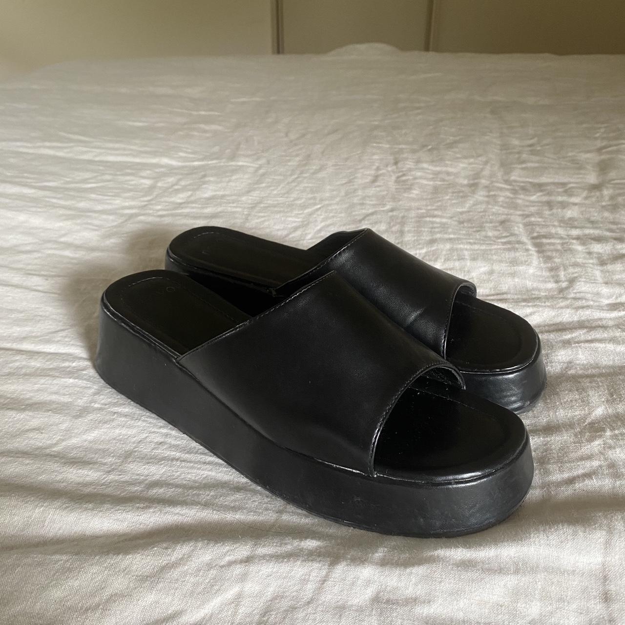 Novo black platform slides Size 39 Go with... - Depop