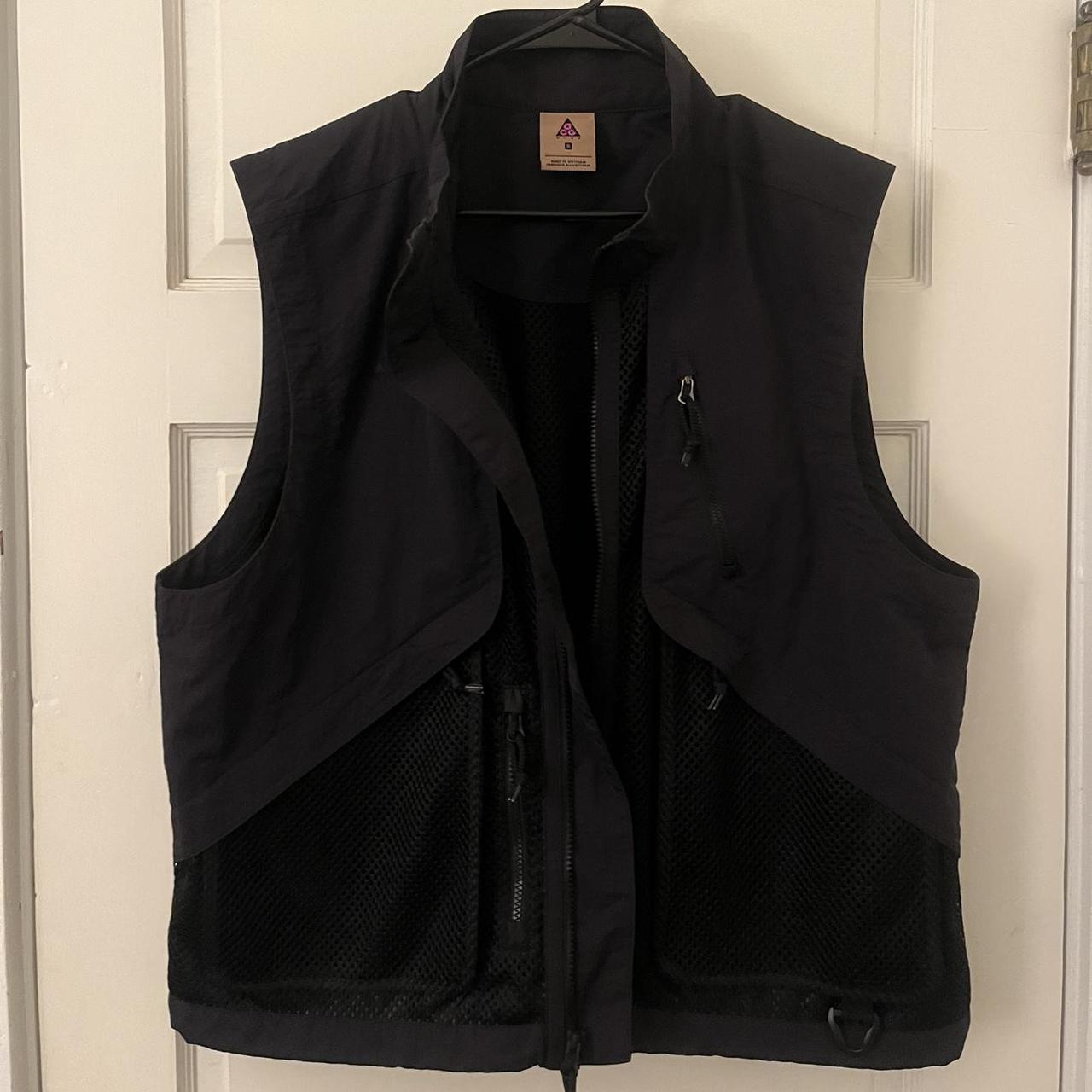 Nike acg vest on sale black