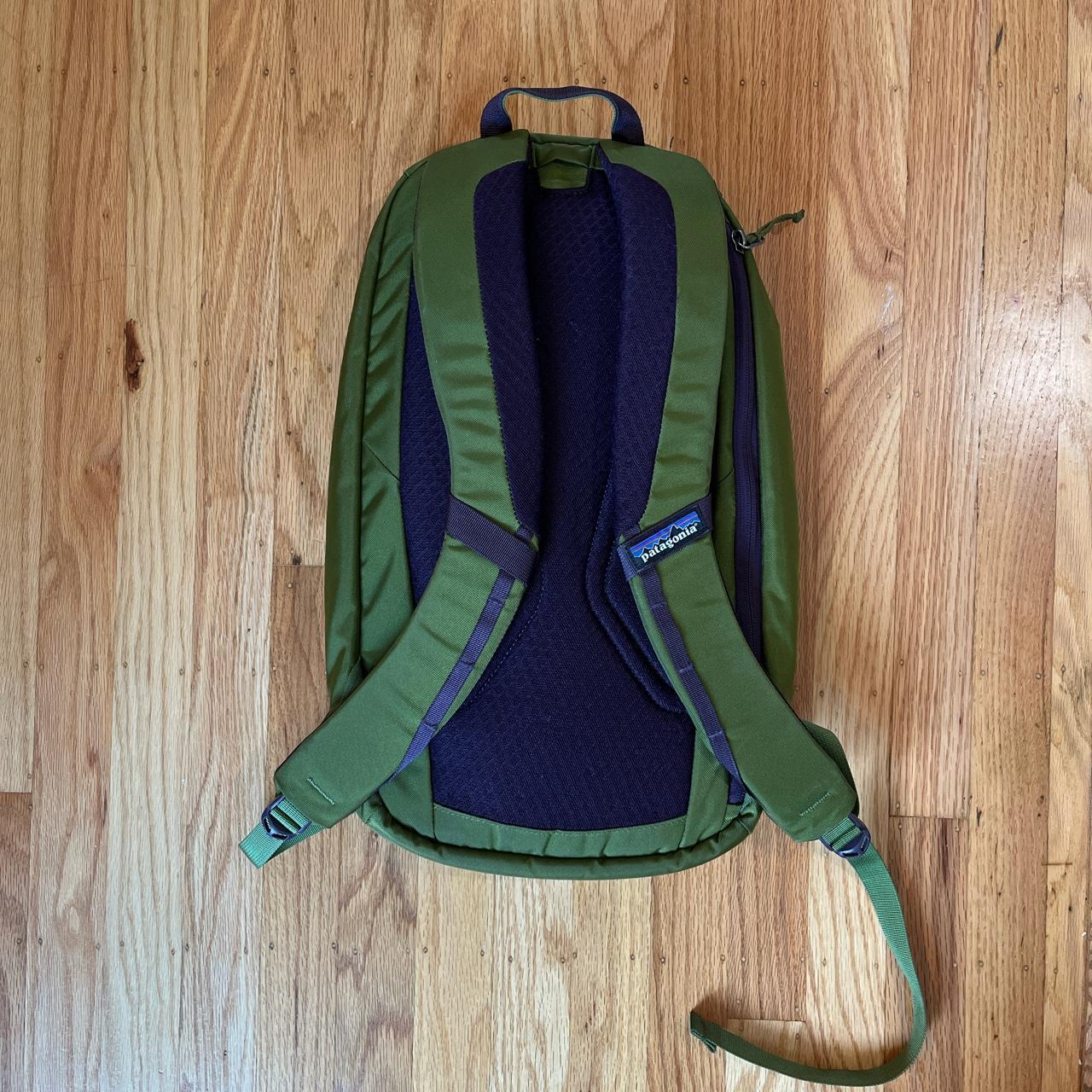 🐢 Green Patagonia Atom 18L backpack 🐢 👉 Color is... Depop