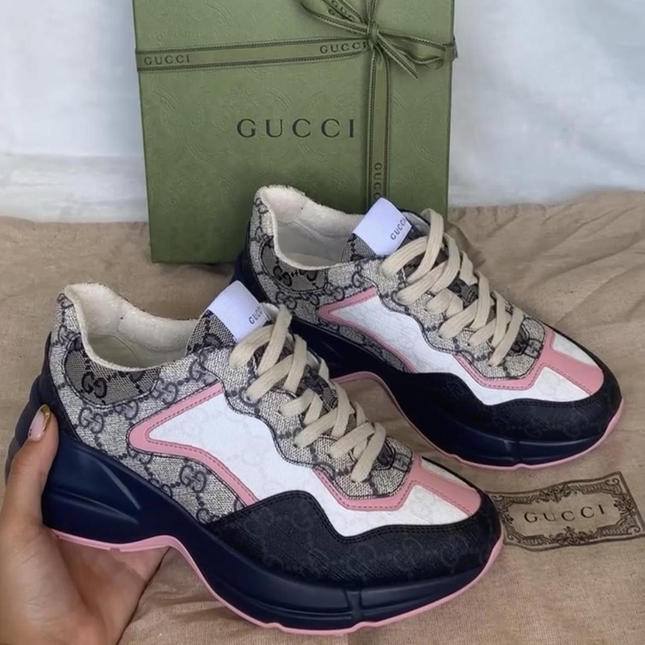 Gucci navy sale trainers