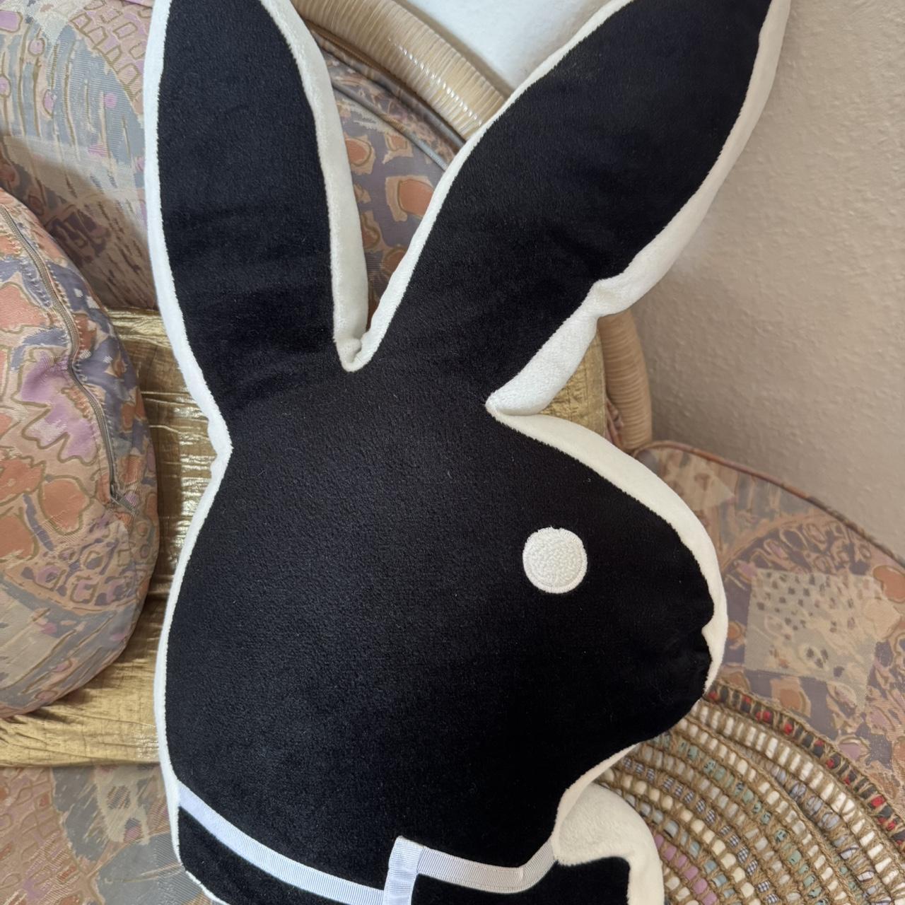 Playboy クッション play boy プレイボーイダイカットクッション - メルカリ