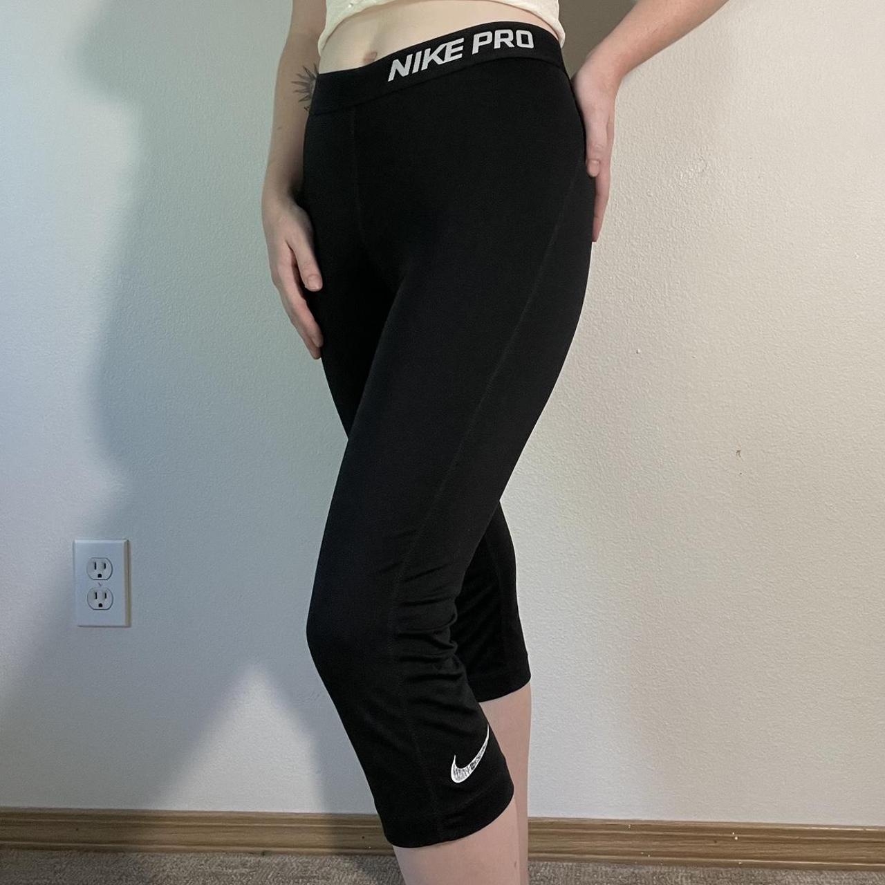 Black Nike 3/4 length leggings, size small (I would - Depop